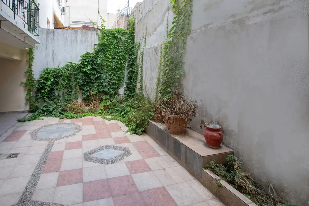 For Sale Building 316 M² In Athens