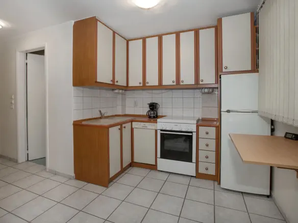 3-bedroom Building In Petralona, Greece (316 M²)