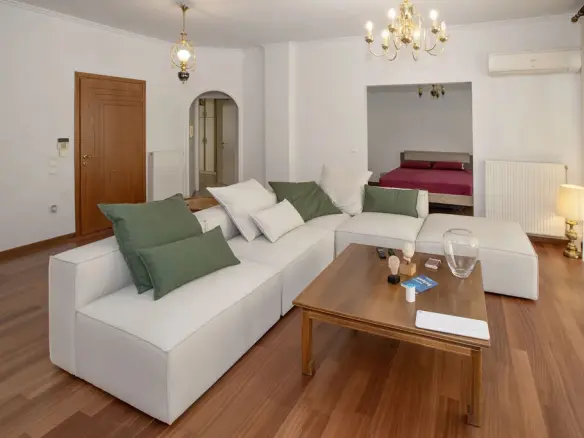 3-bedroom Building In Petralona, Greece (316 M²)
