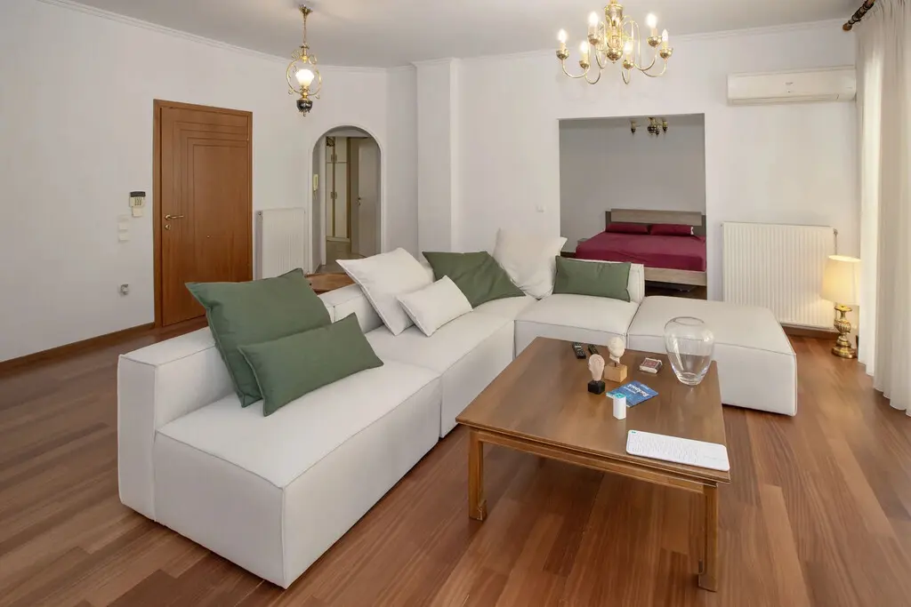 For Sale Building 316 M² In Athens