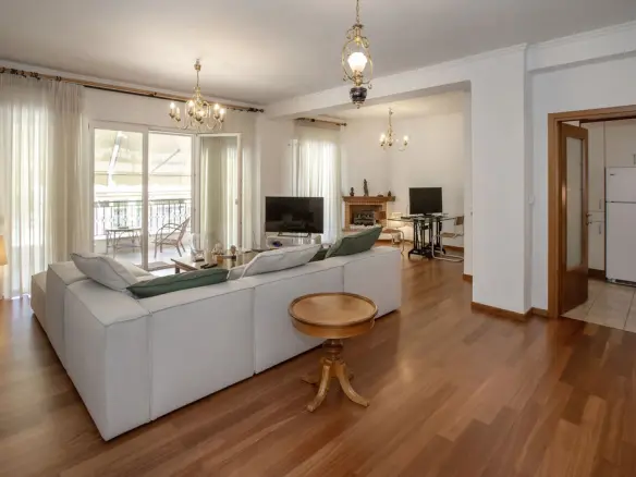 3-bedroom Building In Petralona, Greece (316 M²)