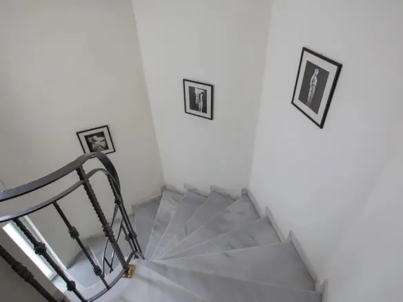 3-bedroom Building In Petralona, Greece (316 M²)