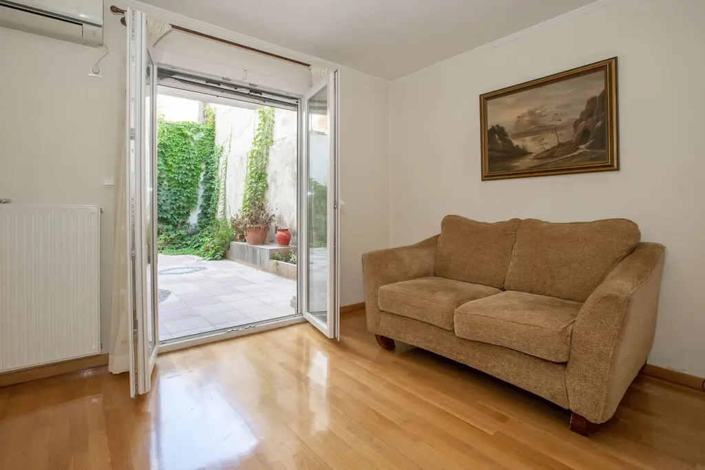 For Sale Building 316 M² In Athens