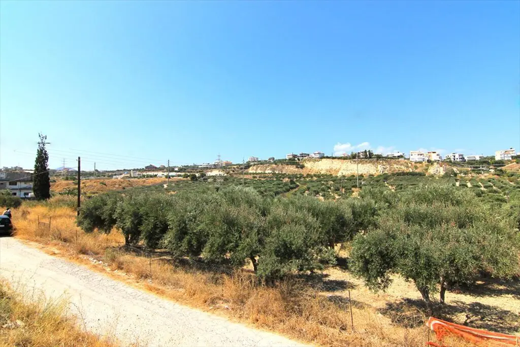 Land Of 186 M² In Crete