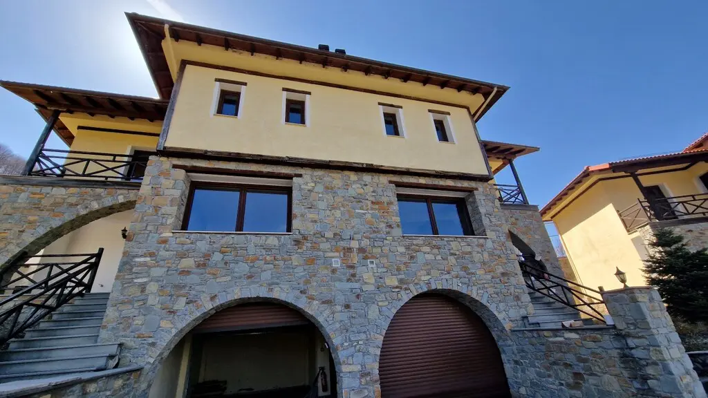 For Sale Hotel 3219 M² In North Greece