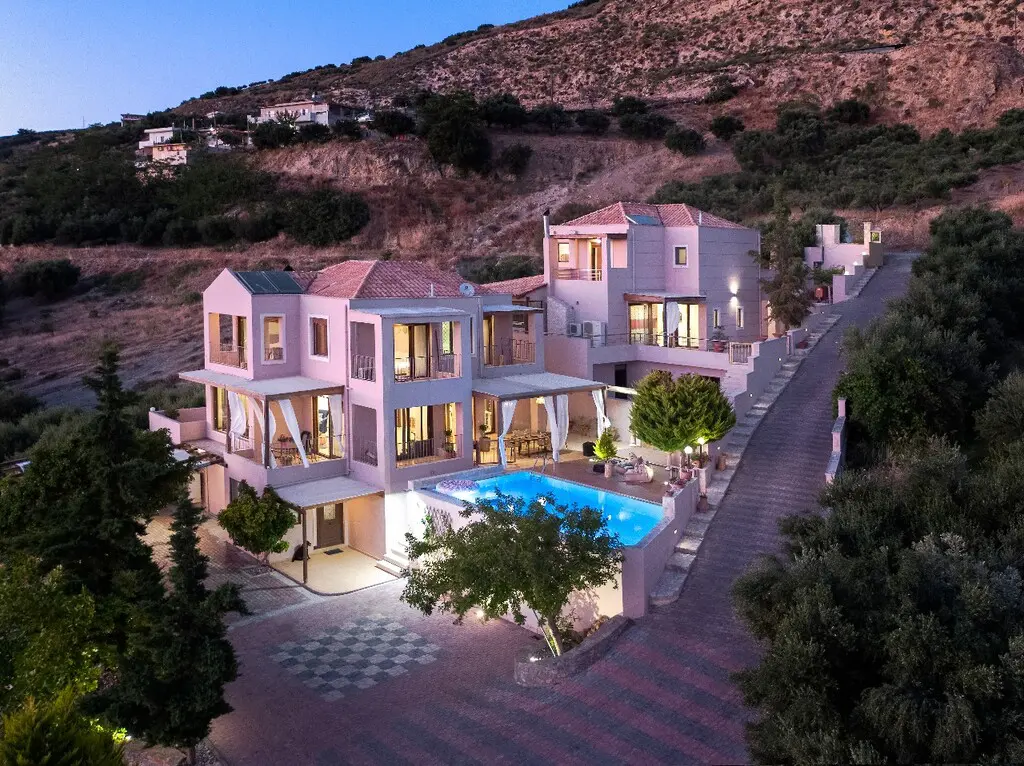 Villa Of 197 M² In Crete