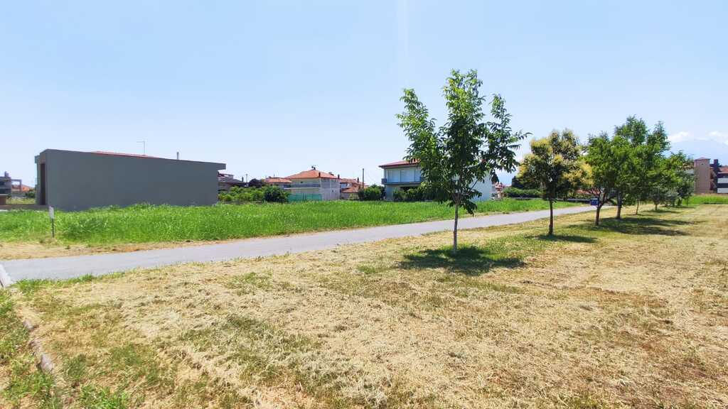 Land Of 610 M² In Olympic Coast