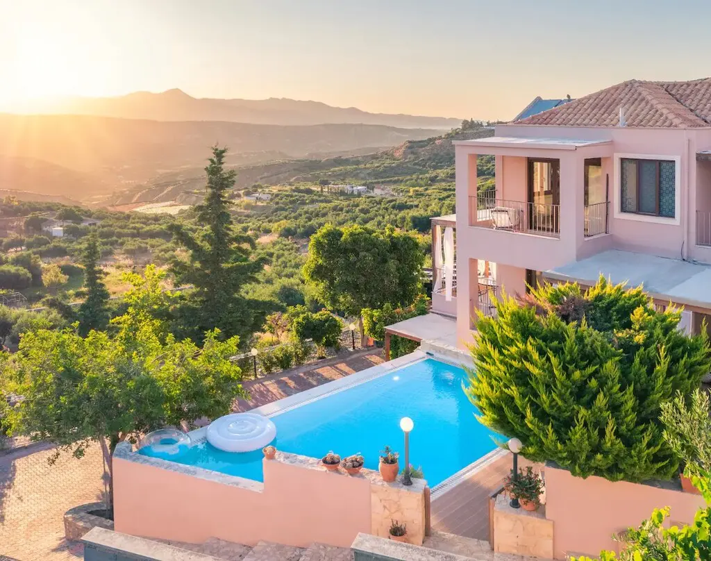 Villa Of 197 M² In Crete