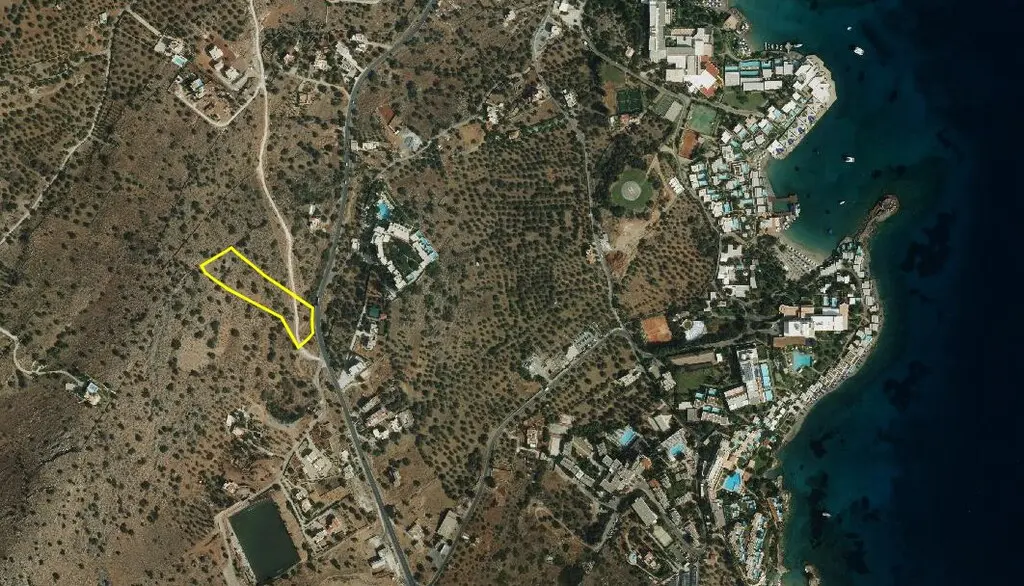 Land Of 5834 M² In Crete