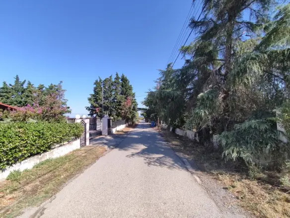 Land Of 1561 M² In The Suburbs Of Thessaloniki