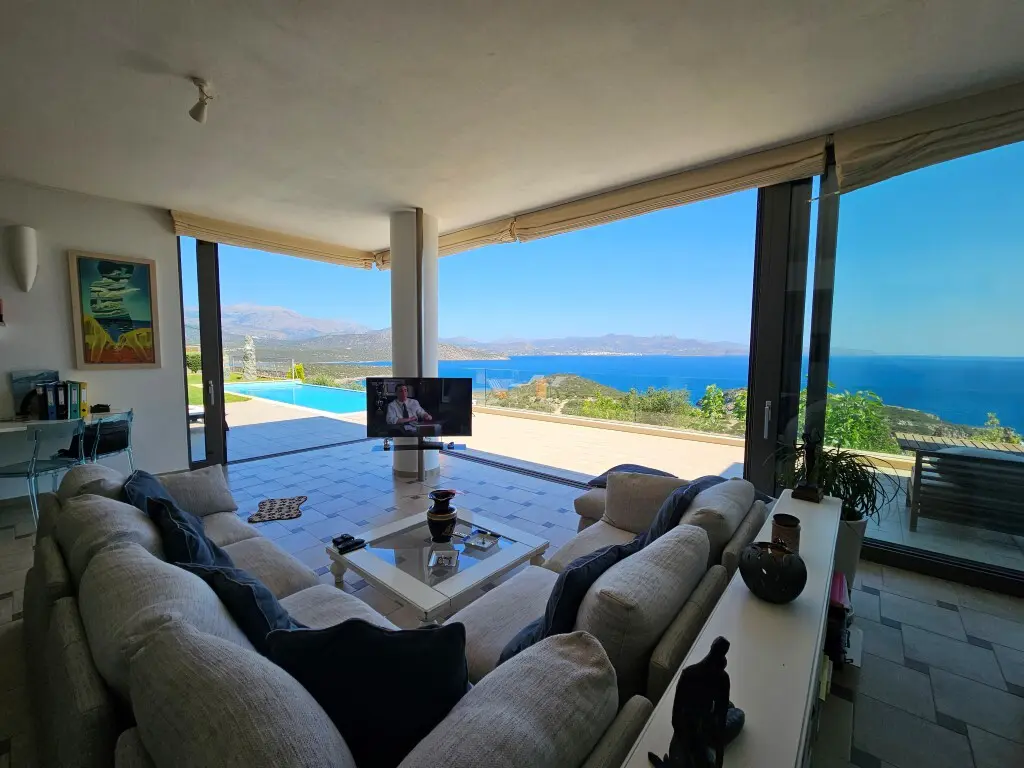 For Sale Villa 275 M² In Crete