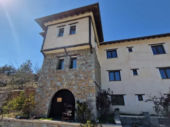 Hotel In Theodoros Ziakas, Greece (3.219 M²)