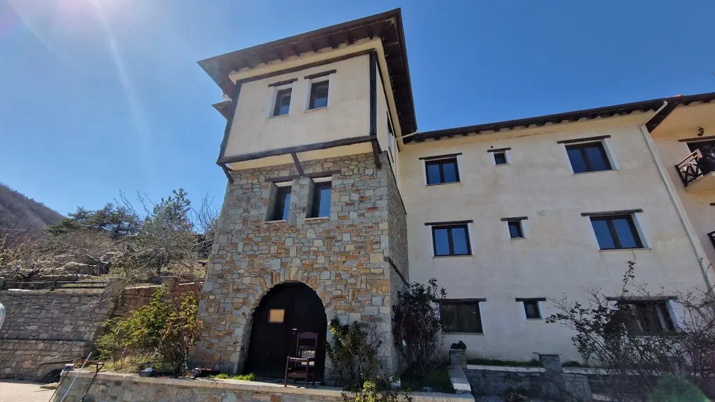 For Sale Hotel 3219 M² In North Greece