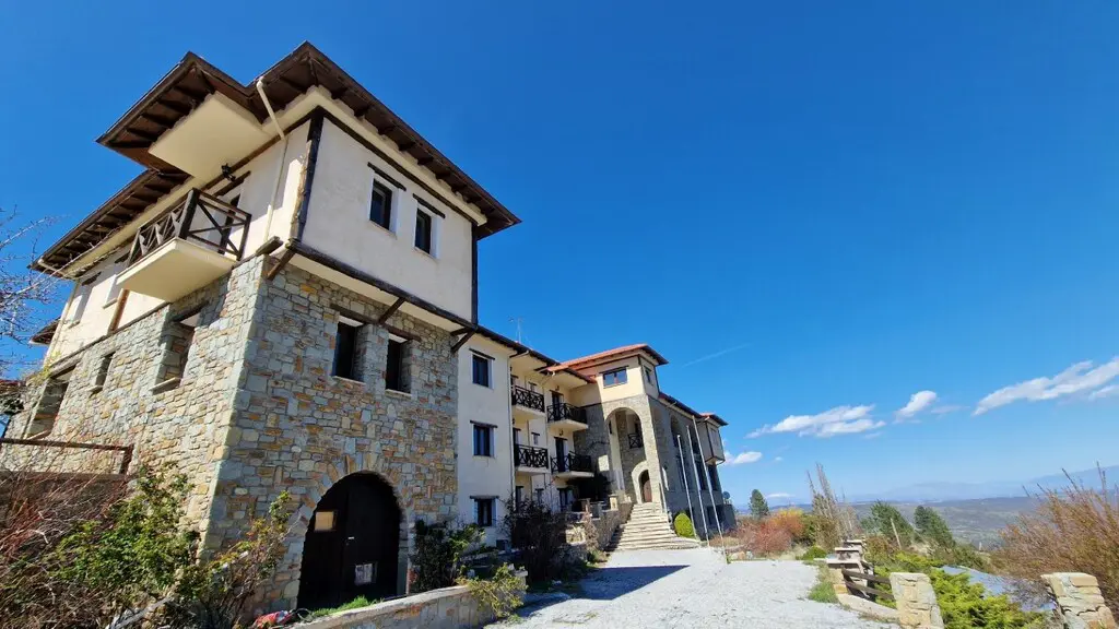 For Sale Hotel 3219 M² In North Greece