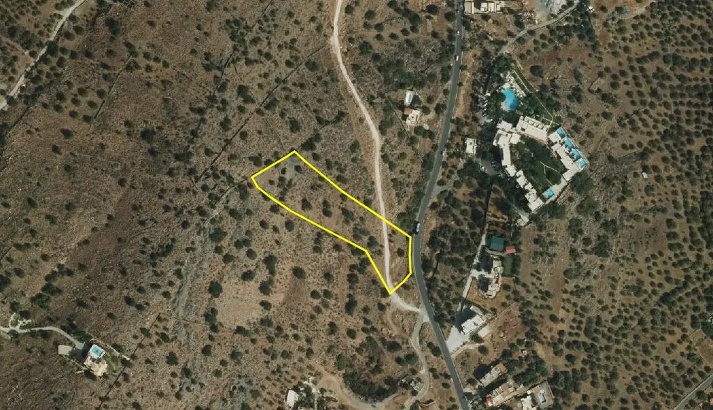 Land Of 5834 M² In Crete
