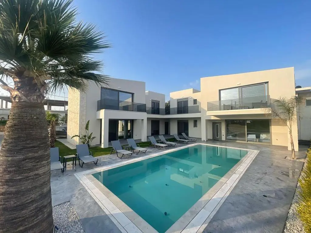 Business Of 500 M² In Crete