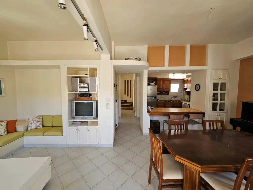 Maisonette Of 200 M² In Crete