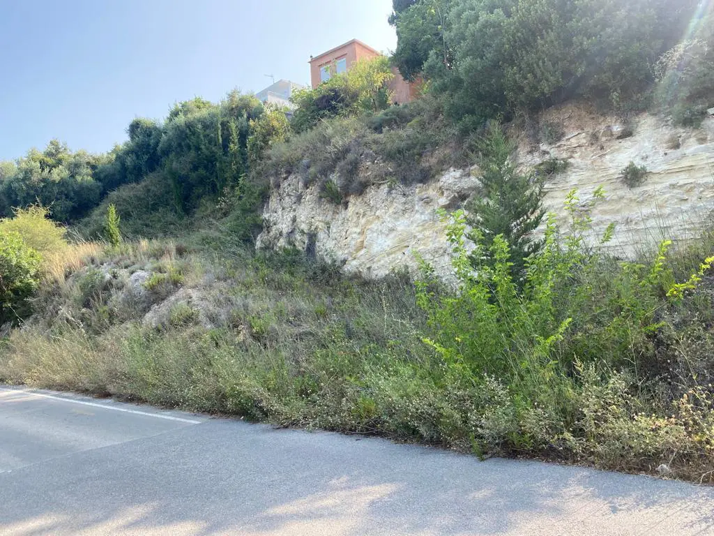 Land Of 3215 M² In Crete