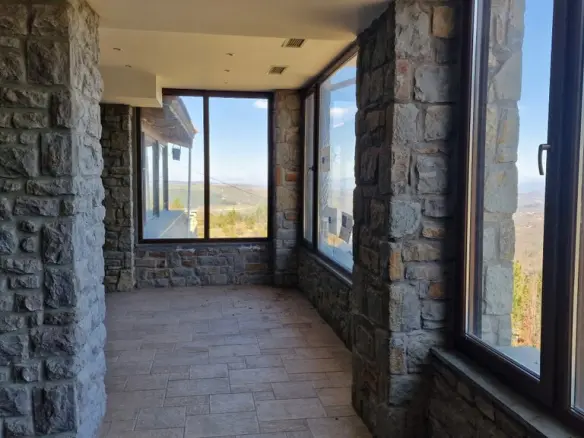 Hotel In Theodoros Ziakas, Greece (3.219 M²)
