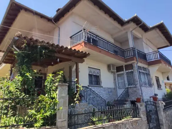 Detached House Of 255 M² On The Olympic Coast