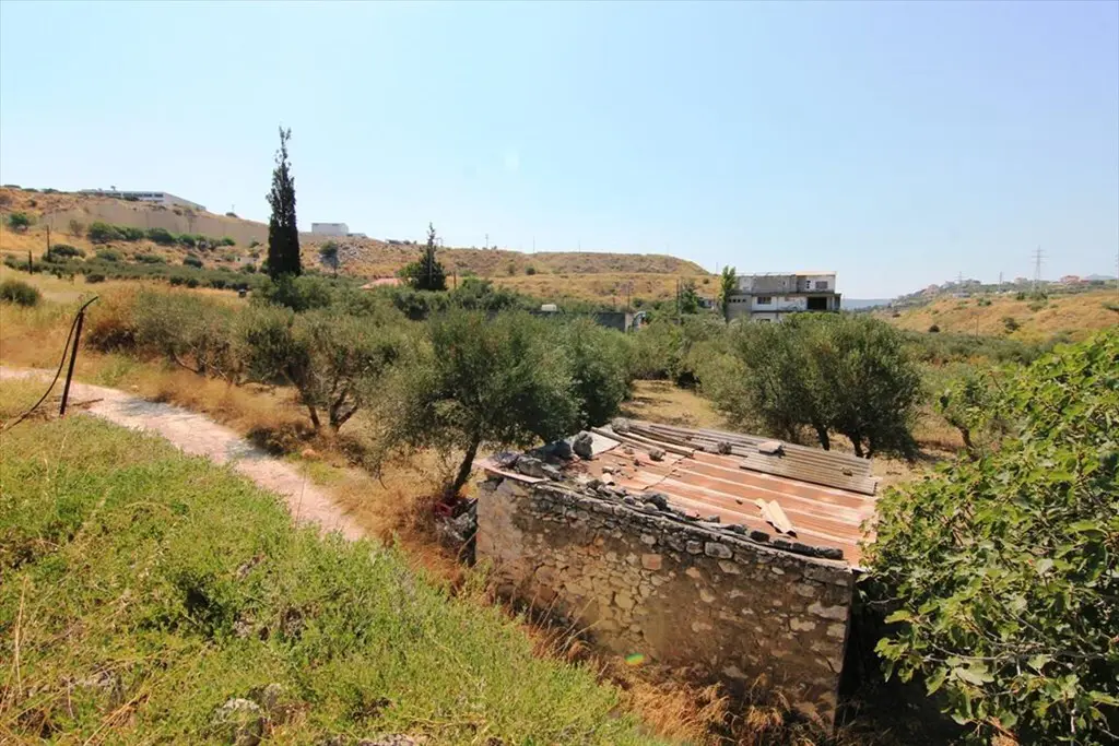 Land Of 186 M² In Crete