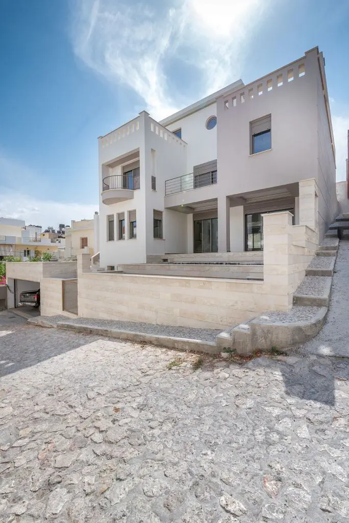 Villa Of 650 M² In Crete