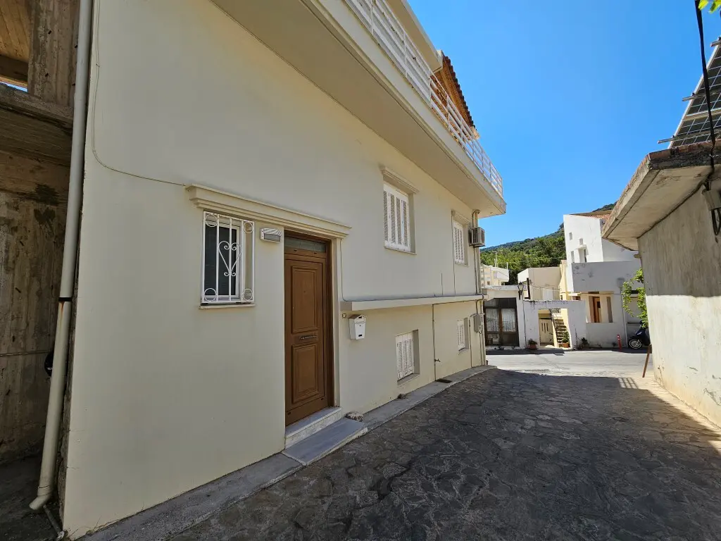 Maisonette Of 200 M² In Crete