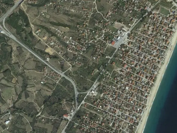 Land Of 953 M² In Asprovalta