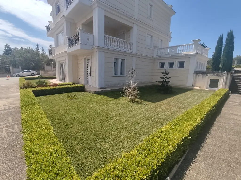 Villa Of 930 M² In The Suburbs Of Thessaloniki