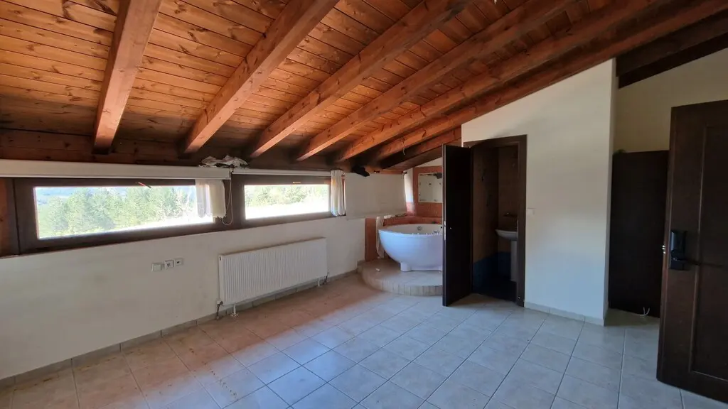 For Sale Hotel 3219 M² In North Greece