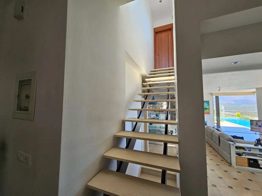 For Sale Villa 275 M² In Crete