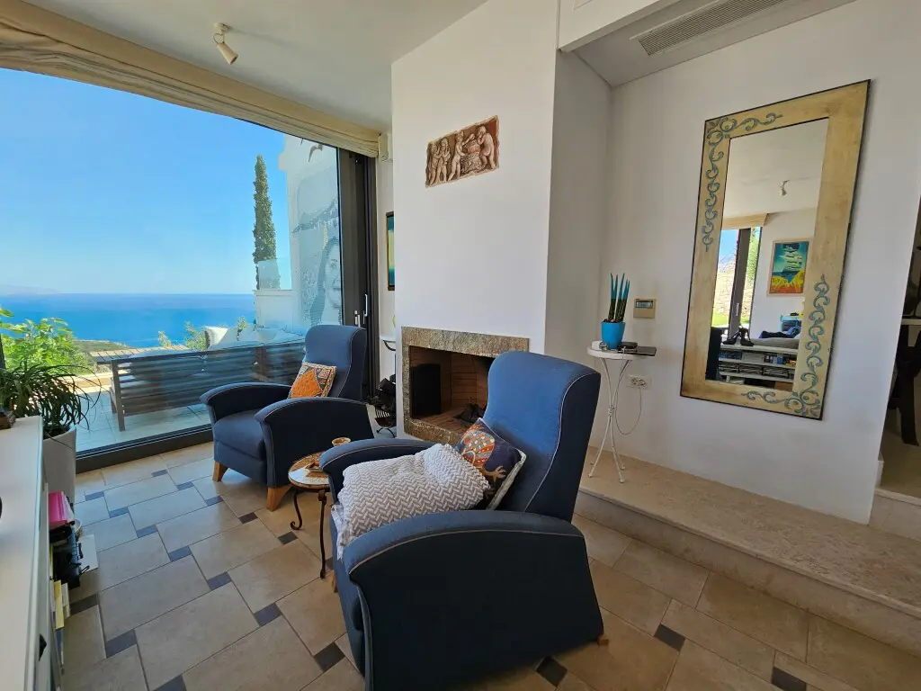 For Sale Villa 275 M² In Crete