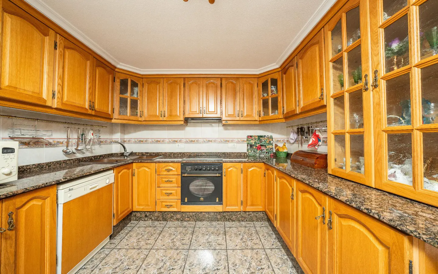 3-bedroom Flat In Elche, Spain (113 M²)