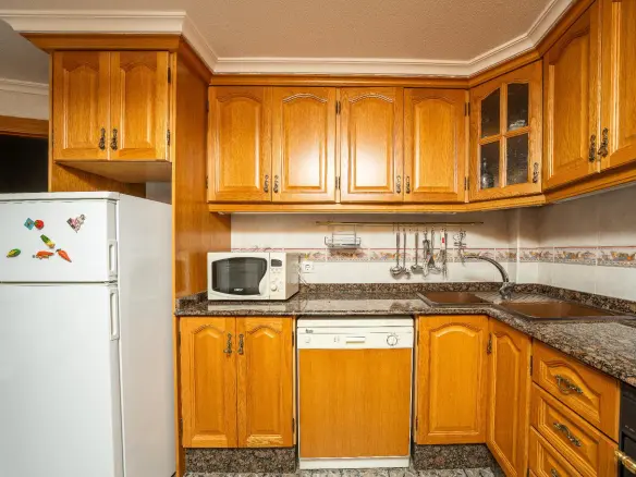 3-bedroom Flat In Elche, Spain (113 M²)