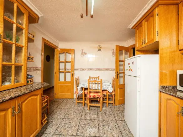 3-bedroom Flat In Elche, Spain (113 M²)