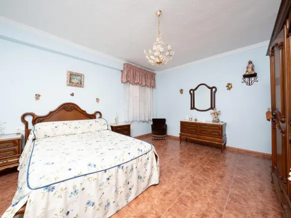 3-bedroom Flat In Elche, Spain (113 M²)