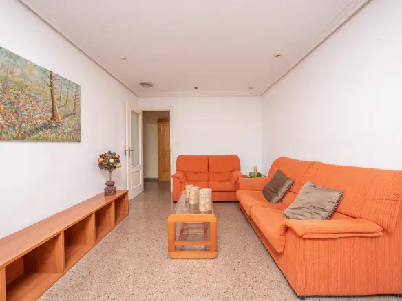 3-bedroom Flat In Elche, Spain (96 M²)