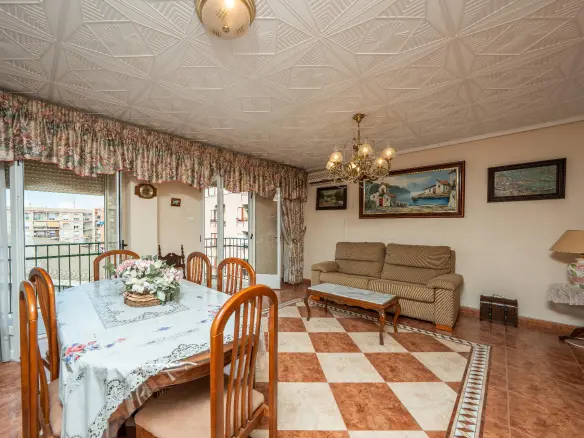 3-bedroom Flat In Elche, Spain (113 M²)