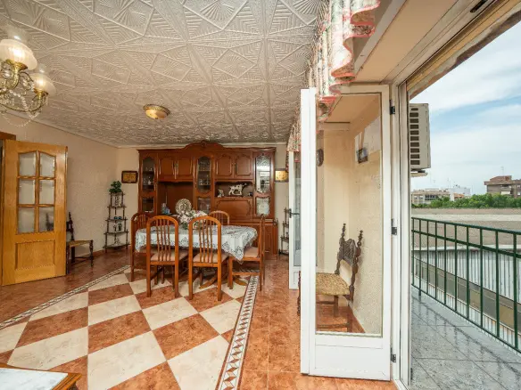 3-bedroom Flat In Elche, Spain (113 M²)