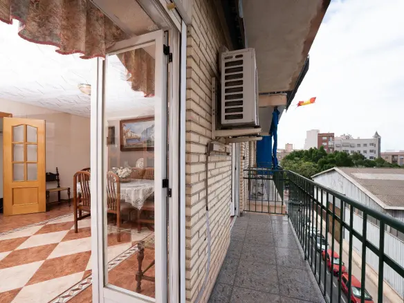 3-bedroom Flat In Elche, Spain (113 M²)