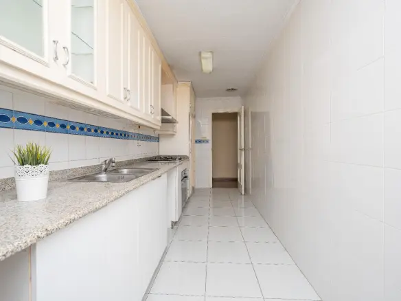 3-bedroom Flat In Elche, Spain (96 M²)