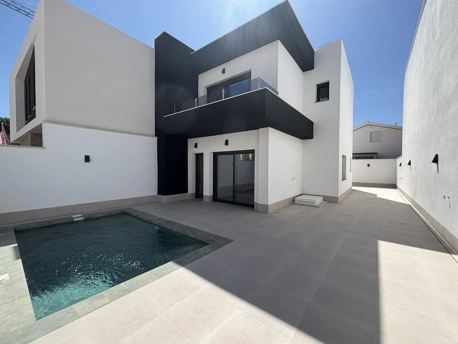 Villa Of 134 M² In Almoradi, Spain