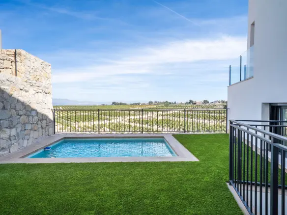 Terraced House Of 276 M² In Algorfa