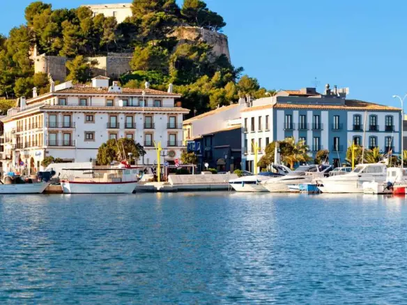 3-bedroom Villa In Denia, Spain (155 M²)
