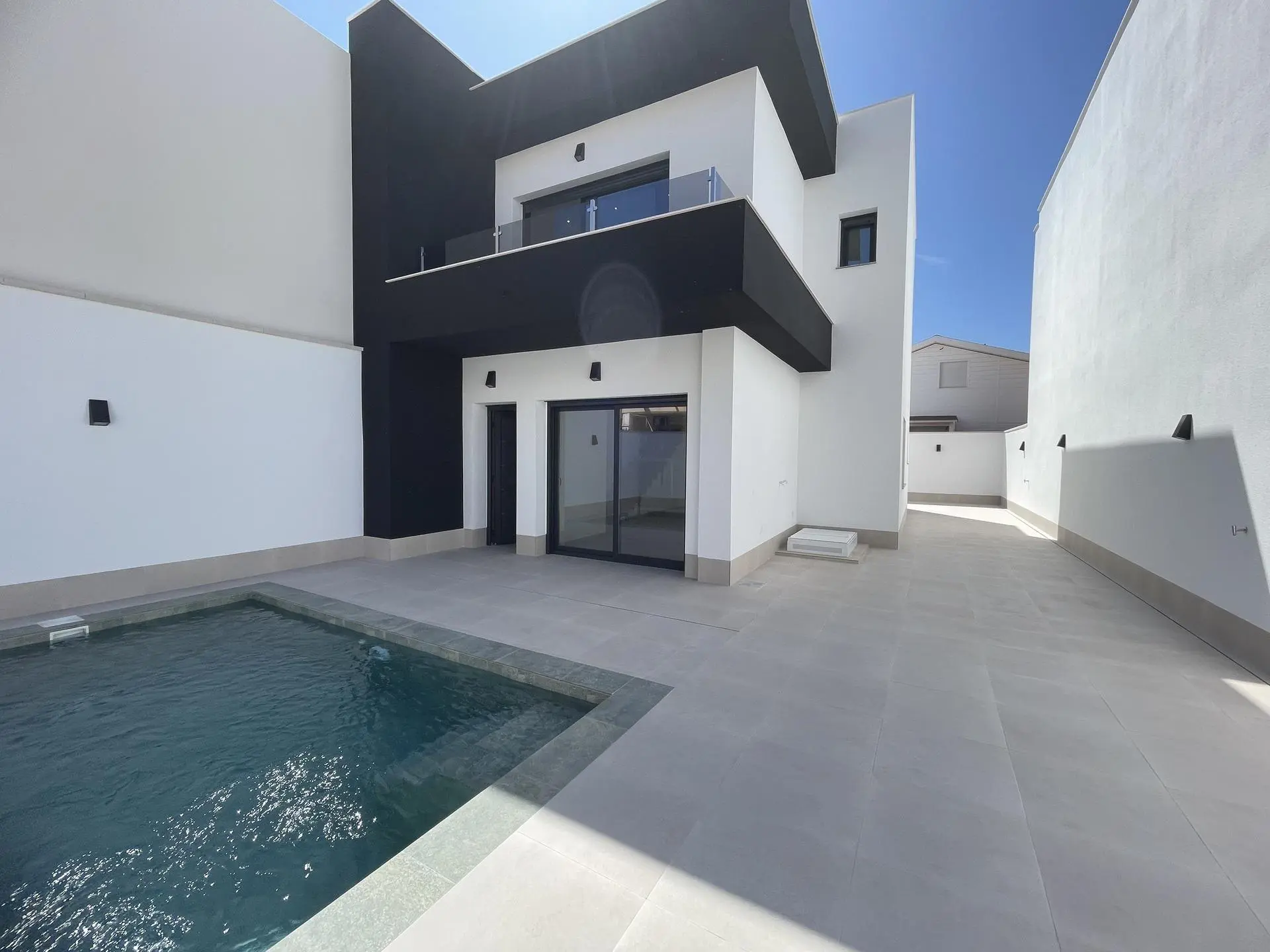 Villa Of 134 M² In Almoradi, Spain
