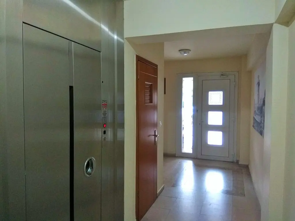 Building Of 770 M² In Thessaloniki