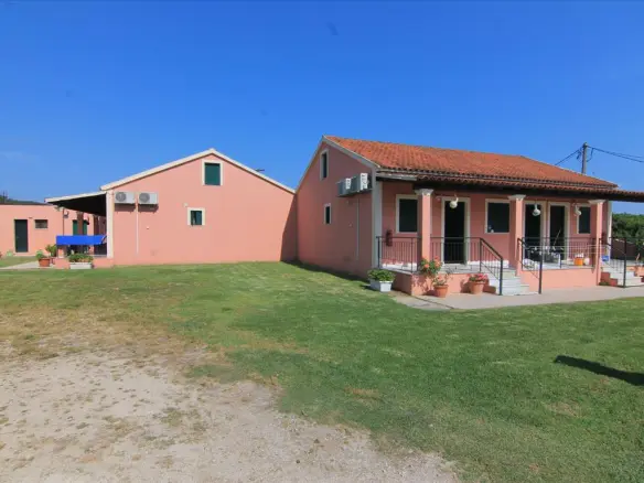 Hotel Of 385 M² In Corfu