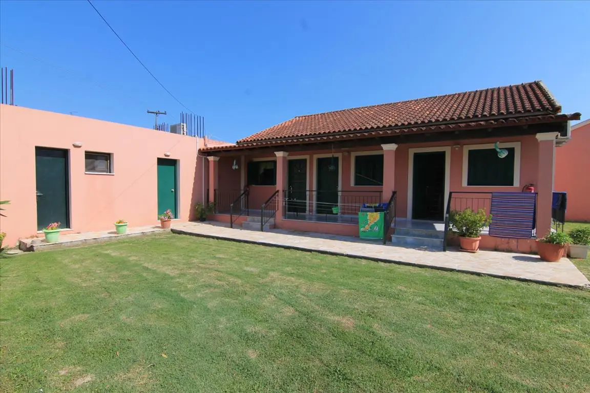 Hotel Of 385 M² In Corfu