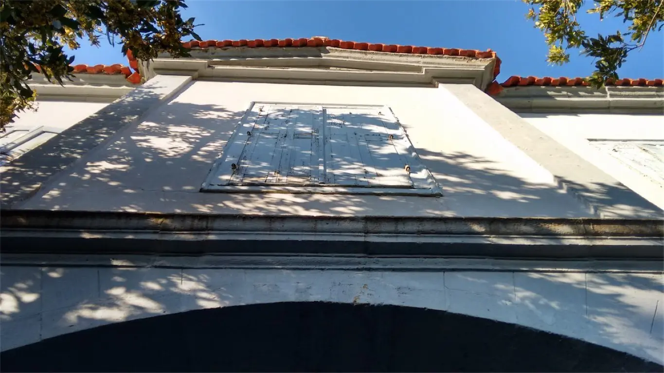 Detached House Of 330 M² In Islands