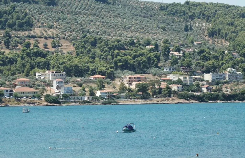 Land Of 1250 M² In Central Greece